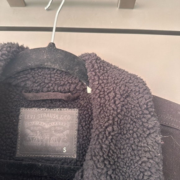 Vintage Levi's Shearling-Lined Jean Jacket - Picture 3 of 6